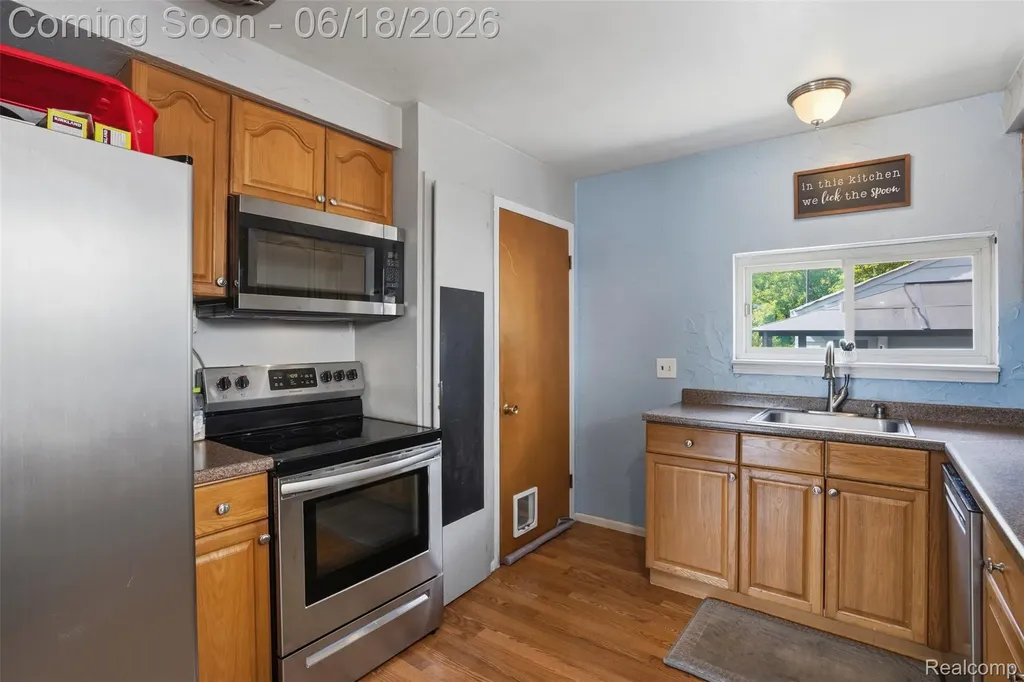18301 Marquette Street Roseville City MI 48066