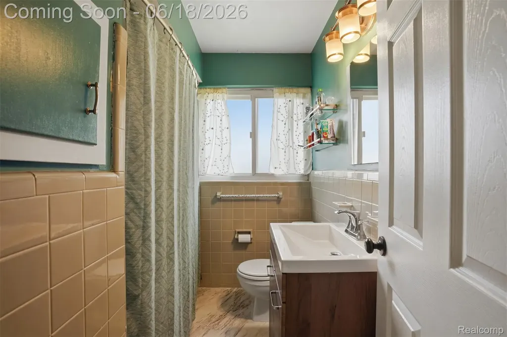 18301 Marquette Street Roseville City MI 48066