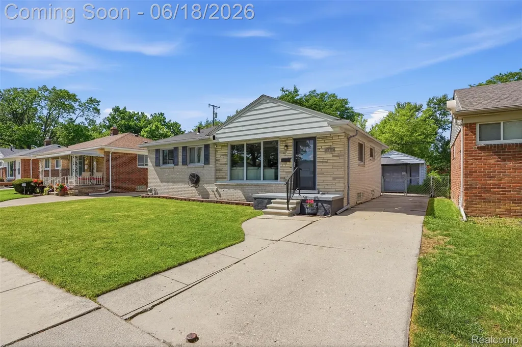 18301 Marquette Street Roseville City MI 48066