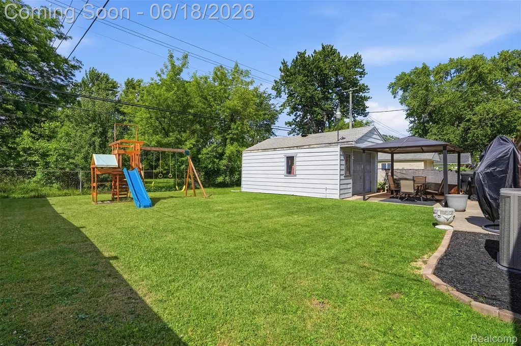 18301 Marquette Street Roseville City MI 48066