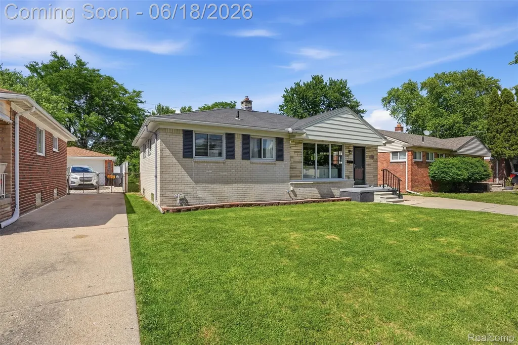 18301 Marquette Street Roseville City MI 48066