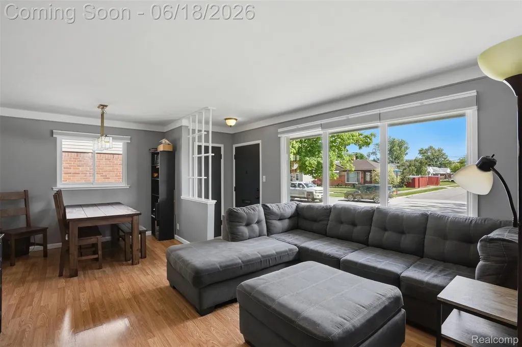 18301 Marquette Street Roseville City MI 48066