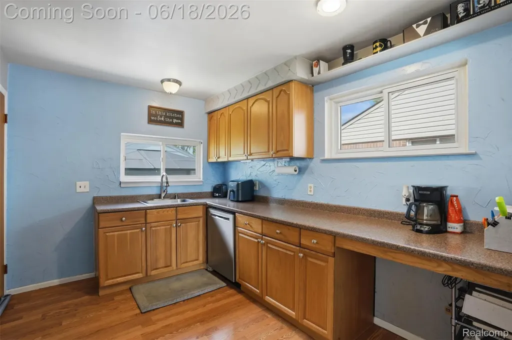 18301 Marquette Street Roseville City MI 48066