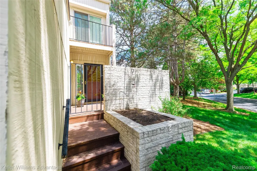 39478 Country Lane Novi City MI 48375
