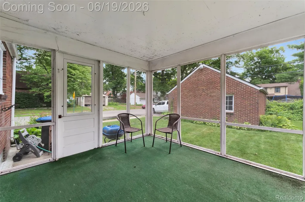 16216 Burgess Detroit City MI 48219
