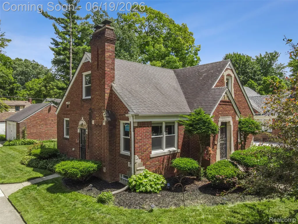 16216 Burgess Detroit City MI 48219