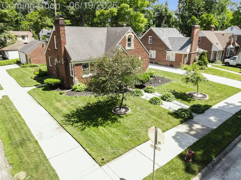16216 Burgess Detroit City MI 48219