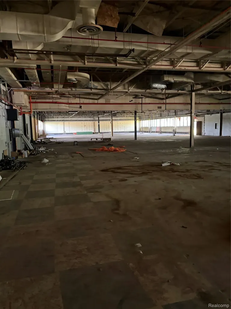 850 Ladd Road Commerce Charter Township MI 48390
