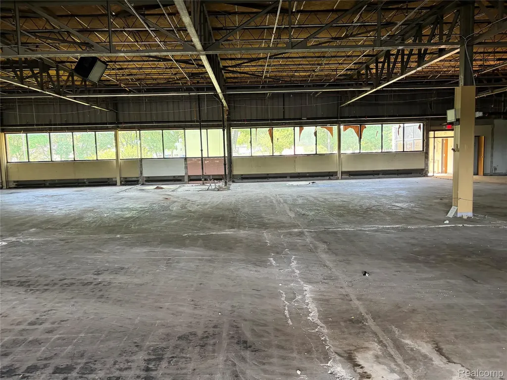 850 Ladd Road Commerce Charter Township MI 48390