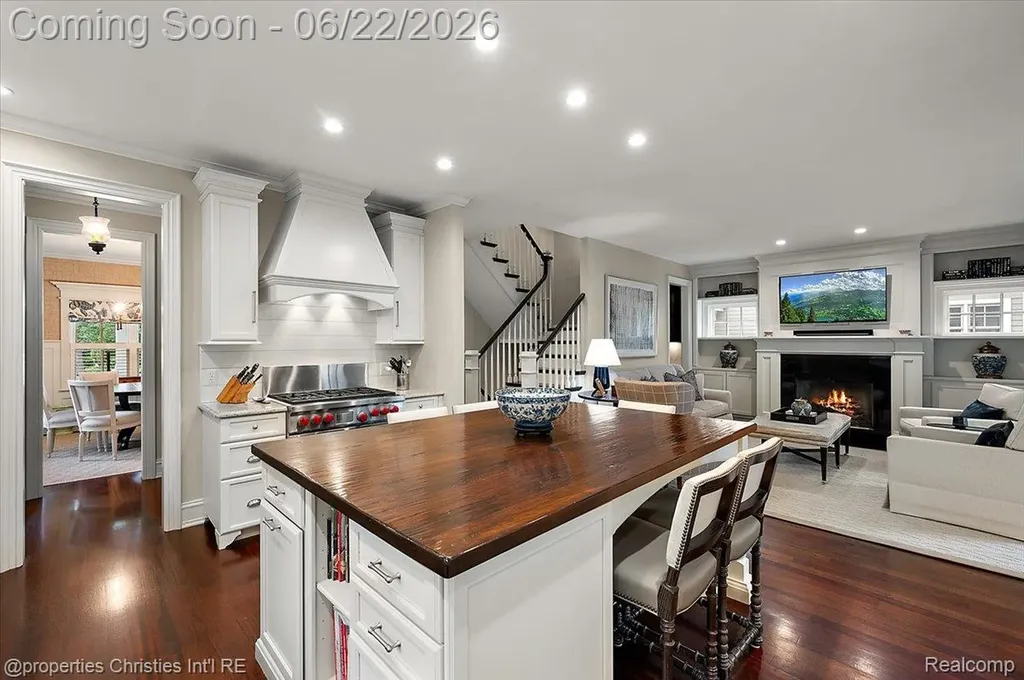 469 Bonnie Brier Street Birmingham City MI 48009