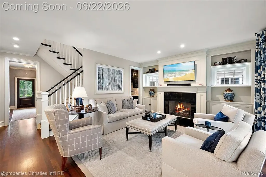 469 Bonnie Brier Street Birmingham City MI 48009