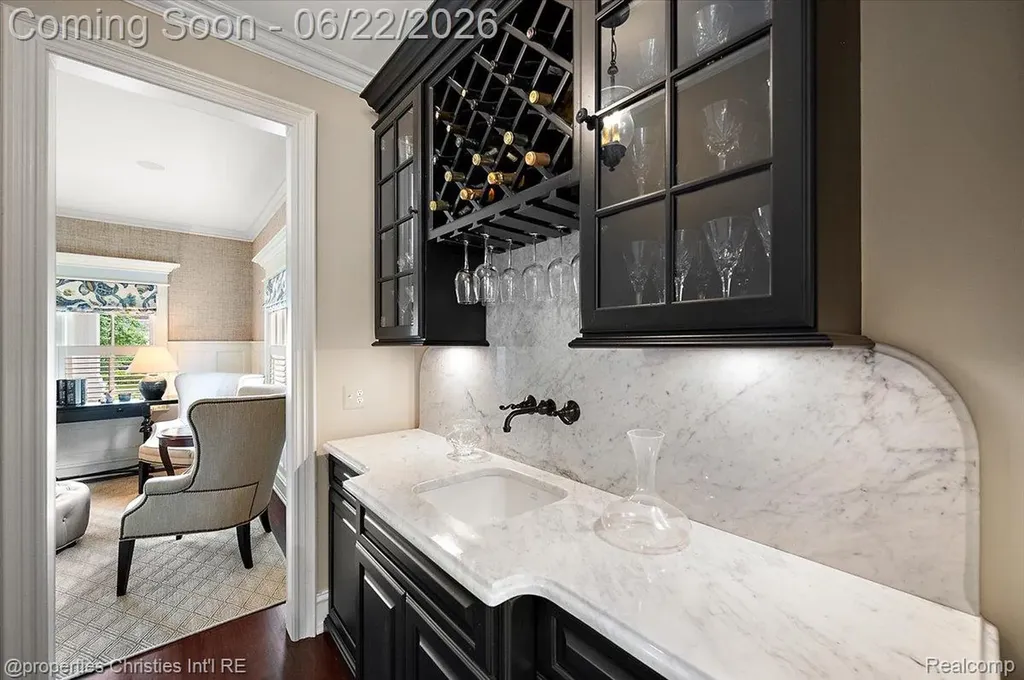 469 Bonnie Brier Street Birmingham City MI 48009