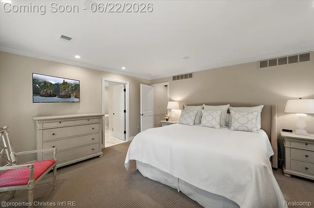 469 Bonnie Brier Street Birmingham City MI 48009