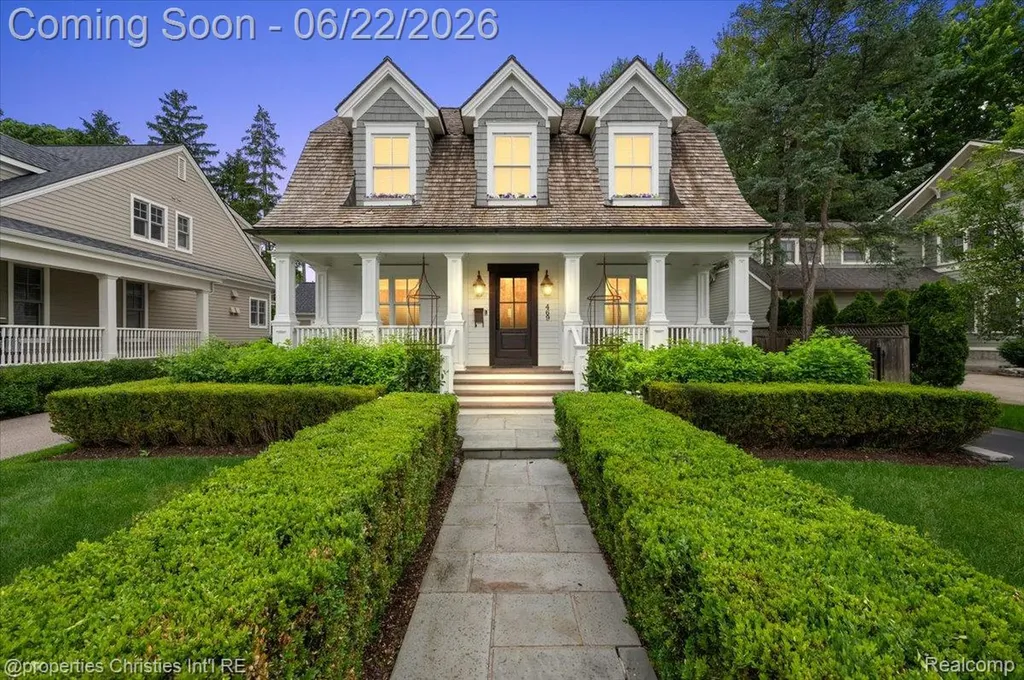 469 Bonnie Brier Street Birmingham City MI 48009