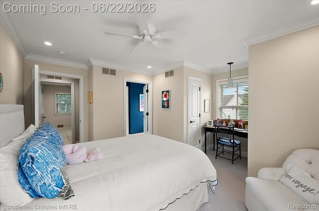 469 Bonnie Brier Street Birmingham City MI 48009