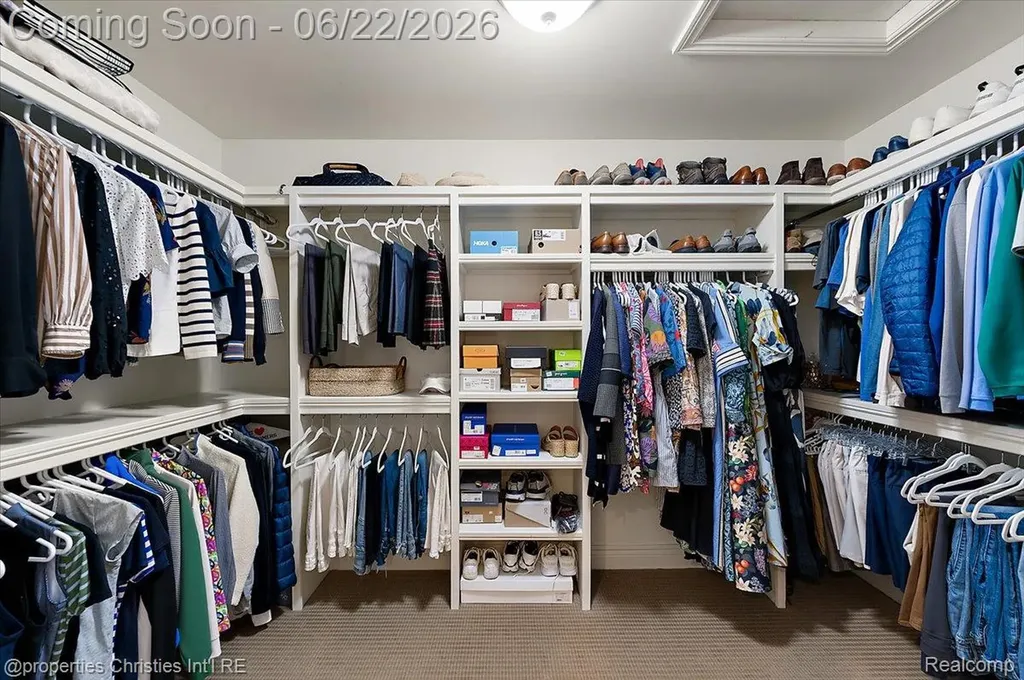 469 Bonnie Brier Street Birmingham City MI 48009