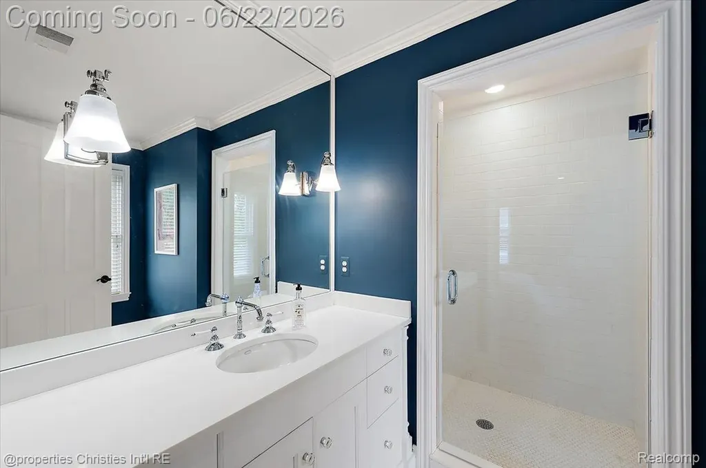 469 Bonnie Brier Street Birmingham City MI 48009