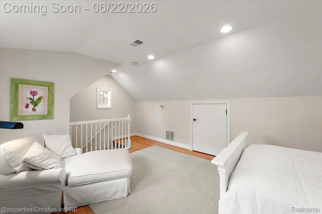 469 Bonnie Brier Street Birmingham City MI 48009
