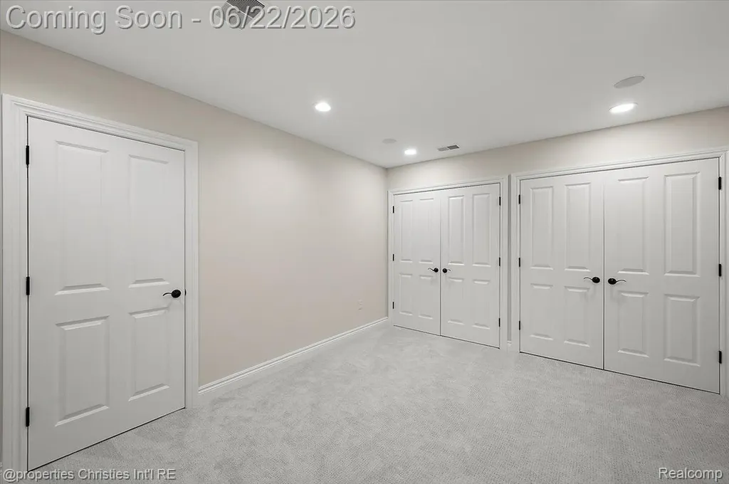 469 Bonnie Brier Street Birmingham City MI 48009