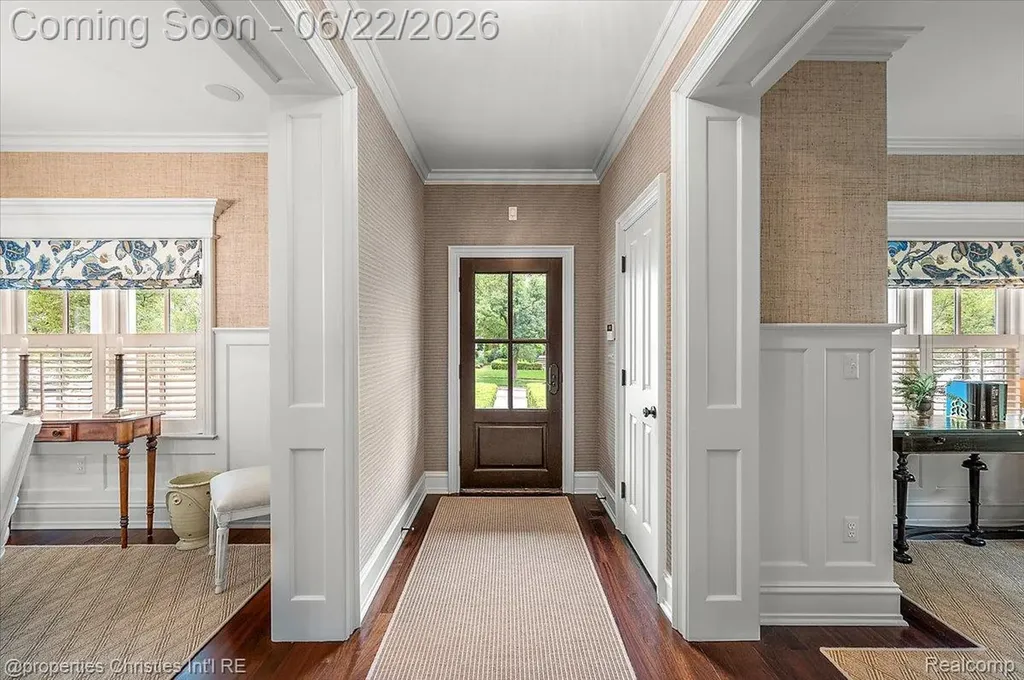 469 Bonnie Brier Street Birmingham City MI 48009