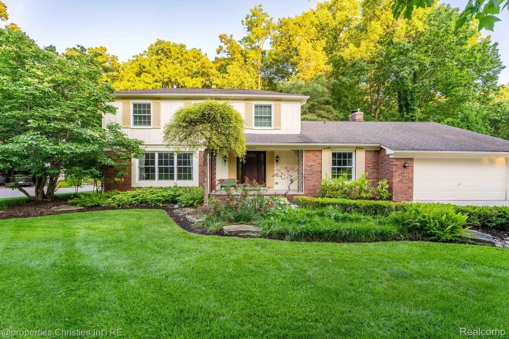 2593 Hounds Chase Drive Troy City MI 48098