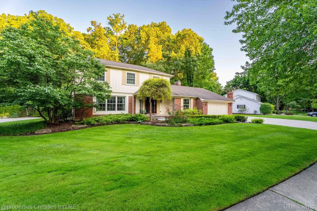 2593 Hounds Chase Drive Troy City MI 48098
