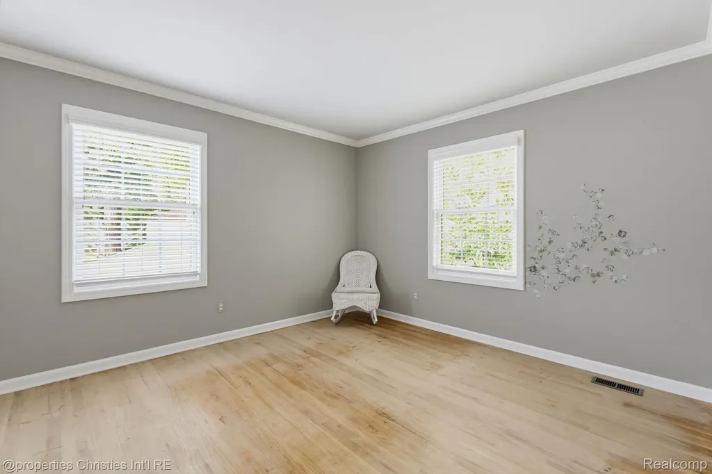 2593 Hounds Chase Drive Troy City MI 48098
