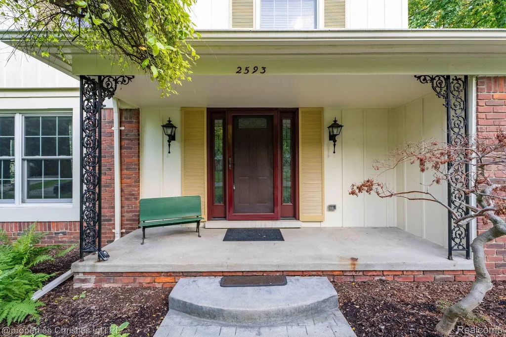2593 Hounds Chase Drive Troy City MI 48098
