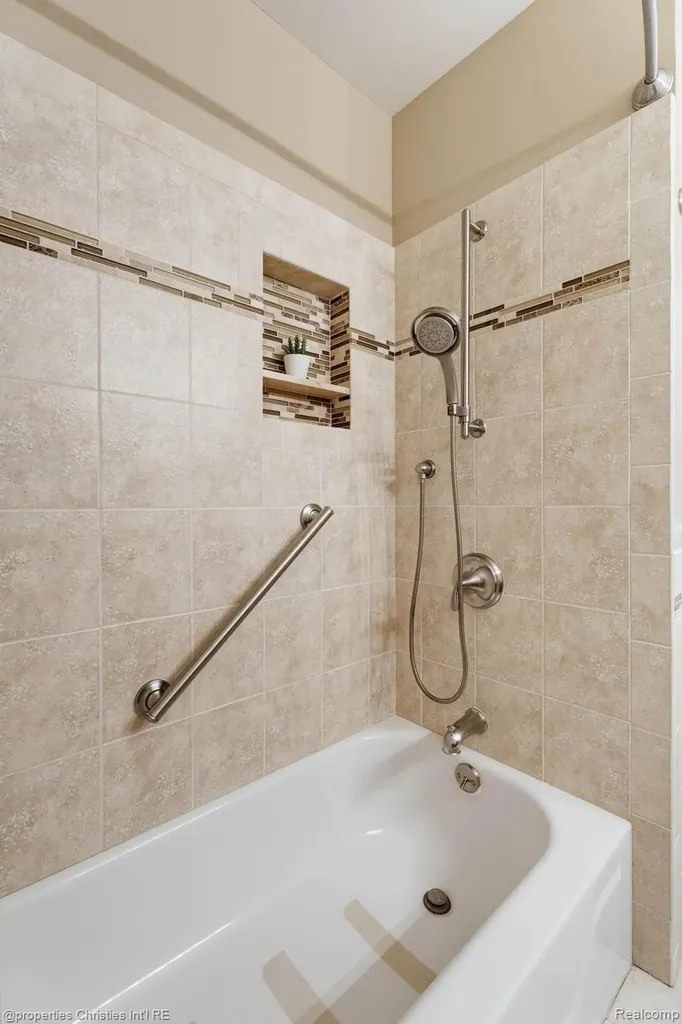 2593 Hounds Chase Drive Troy City MI 48098