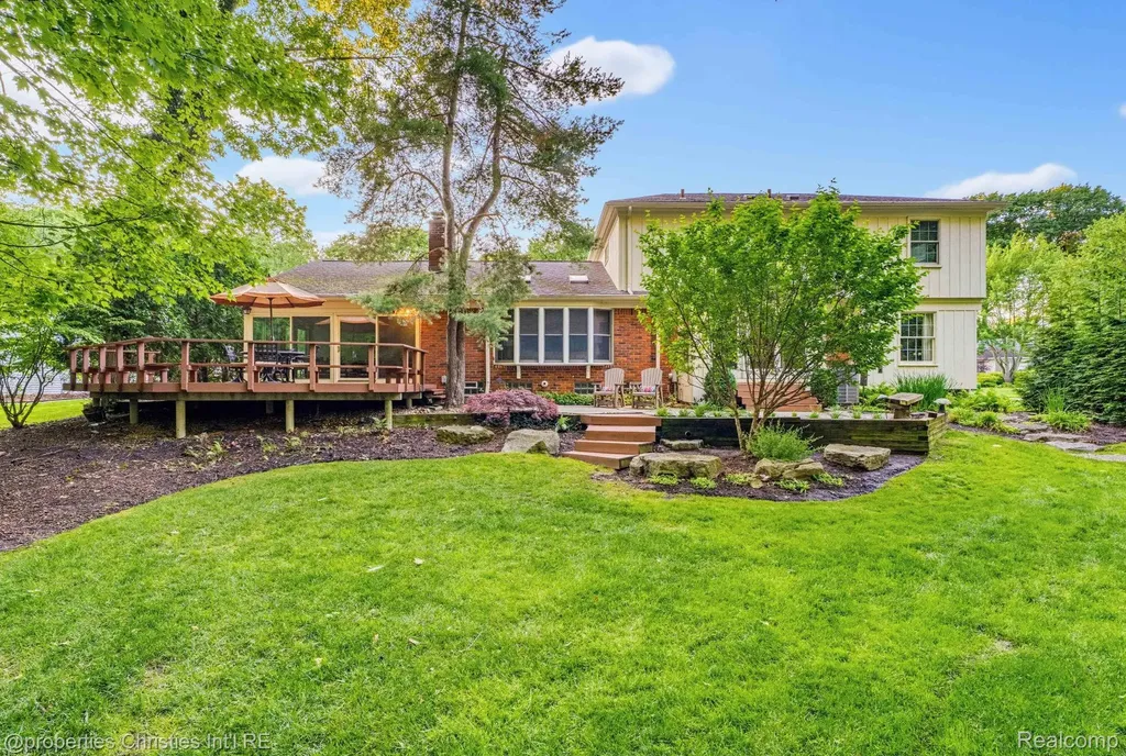 2593 Hounds Chase Drive Troy City MI 48098