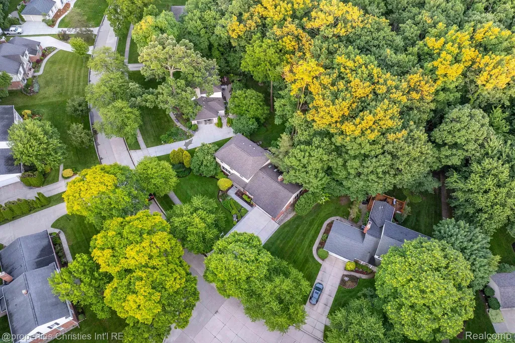 2593 Hounds Chase Drive Troy City MI 48098