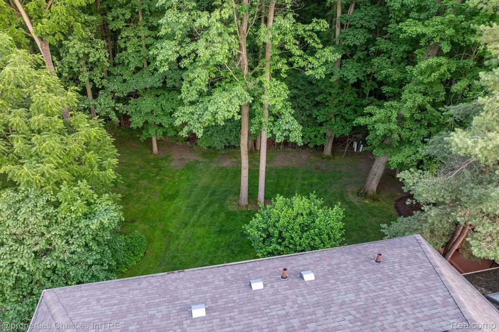 2593 Hounds Chase Drive Troy City MI 48098