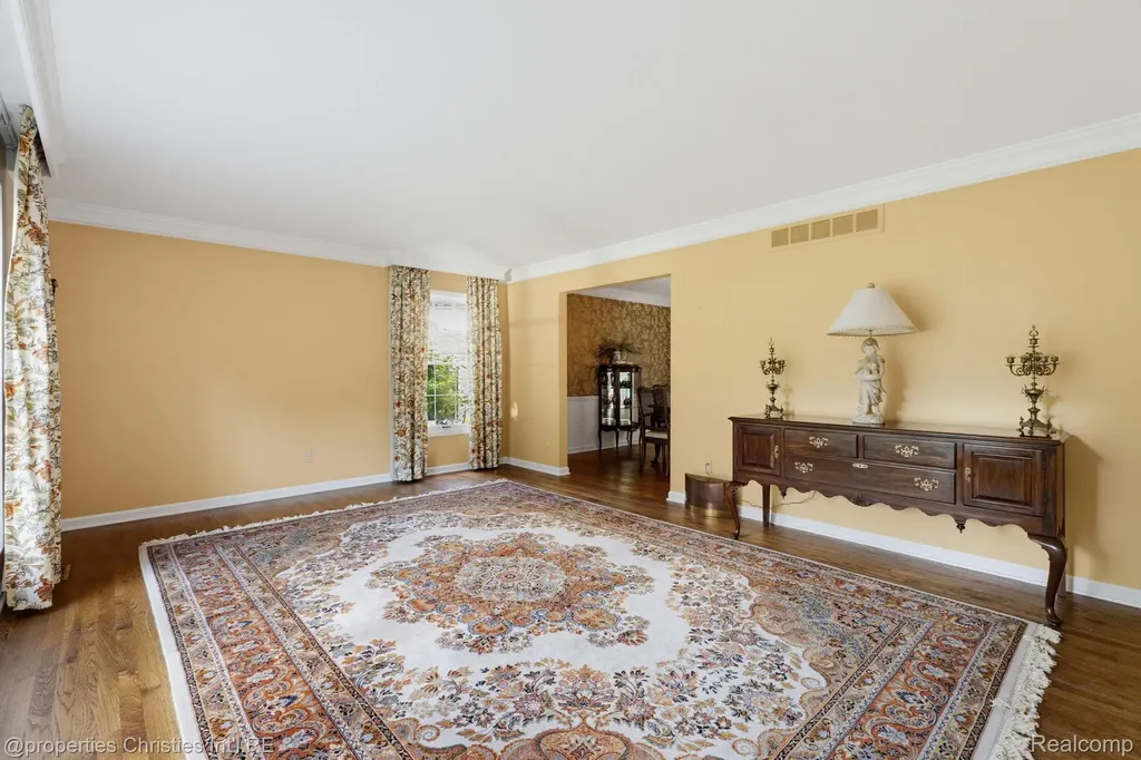 2593 Hounds Chase Drive Troy City MI 48098