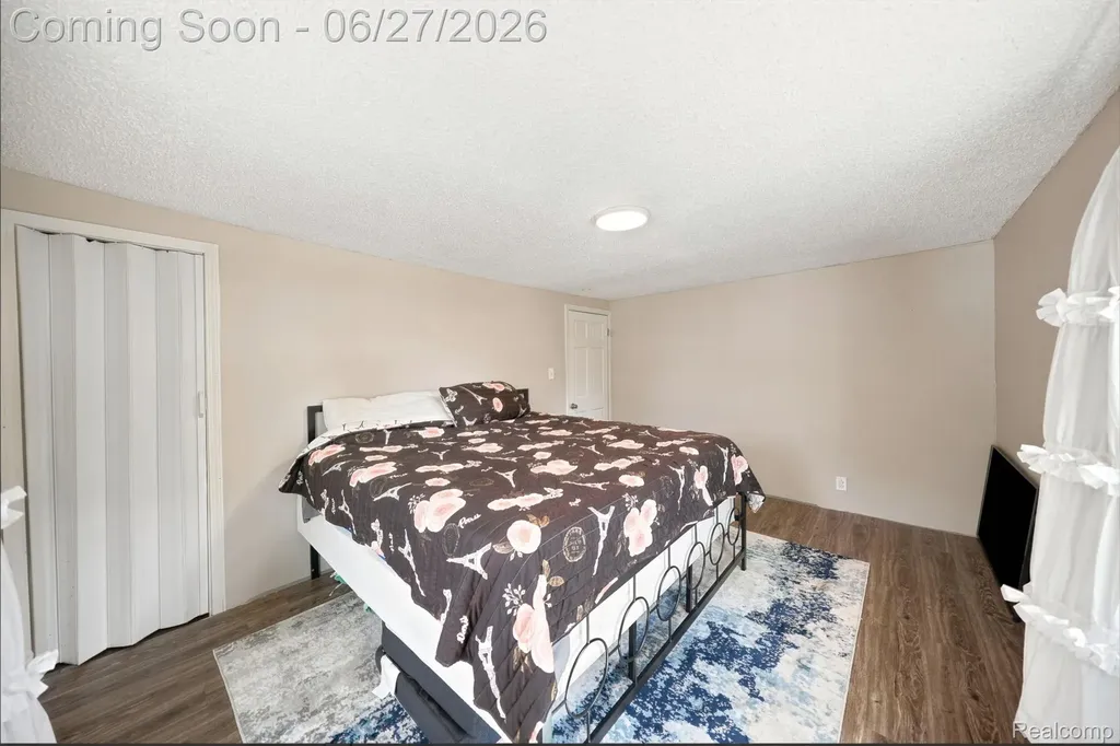 29156 Coolidge Street Roseville City MI 48066