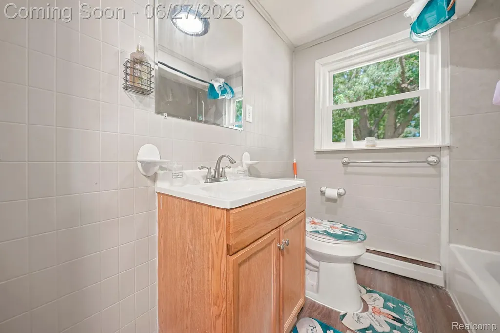 29156 Coolidge Street Roseville City MI 48066