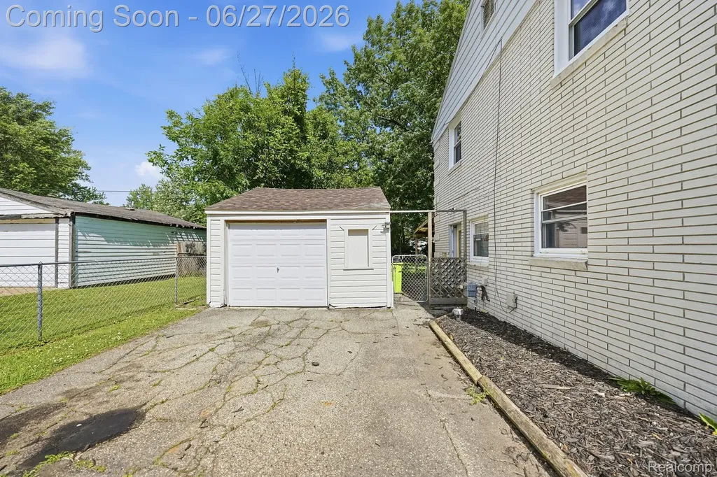 29156 Coolidge Street Roseville City MI 48066
