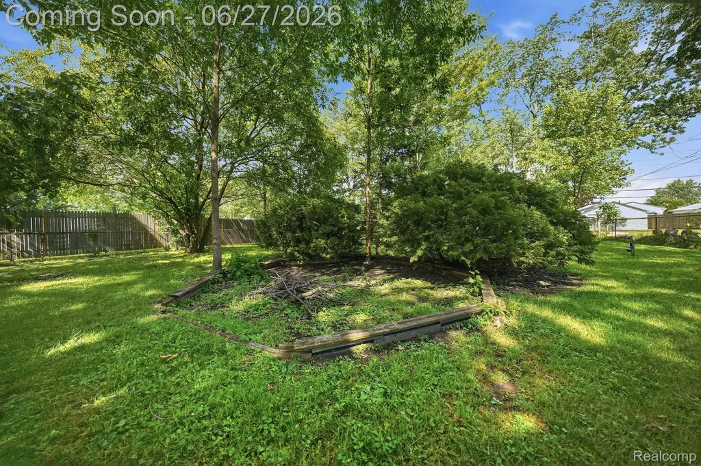 29156 Coolidge Street Roseville City MI 48066