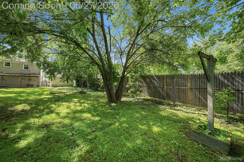 29156 Coolidge Street Roseville City MI 48066