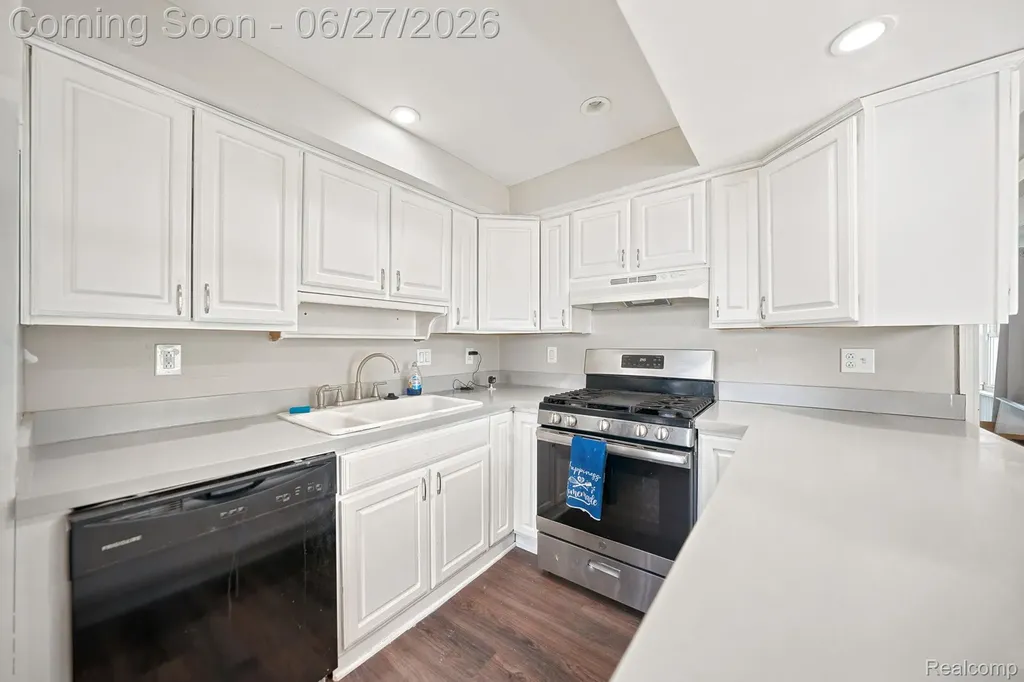 29156 Coolidge Street Roseville City MI 48066