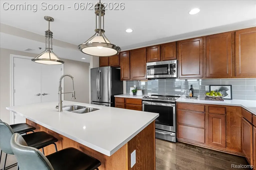 525 W Lafayette Boulevard Detroit City MI 48226