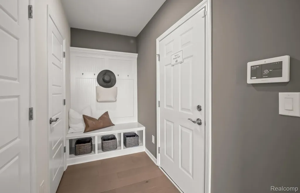 3091 Sydrake Court Lake Orion Village MI 48359