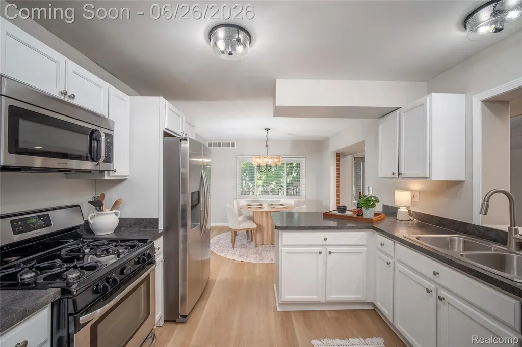 30227 Stockton Avenue Farmington City MI 48336