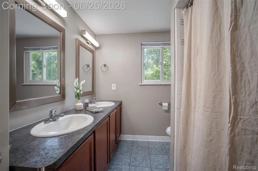 30227 Stockton Avenue Farmington City MI 48336
