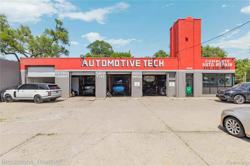 10200 Whittier Street Detroit City MI 48224