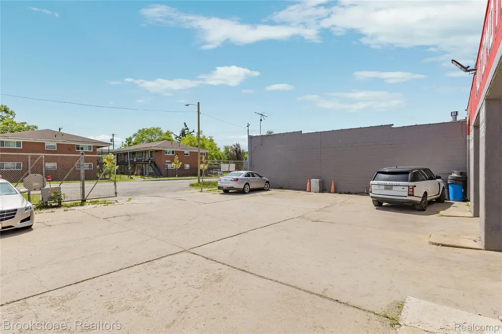 10200 Whittier Street Detroit City MI 48224