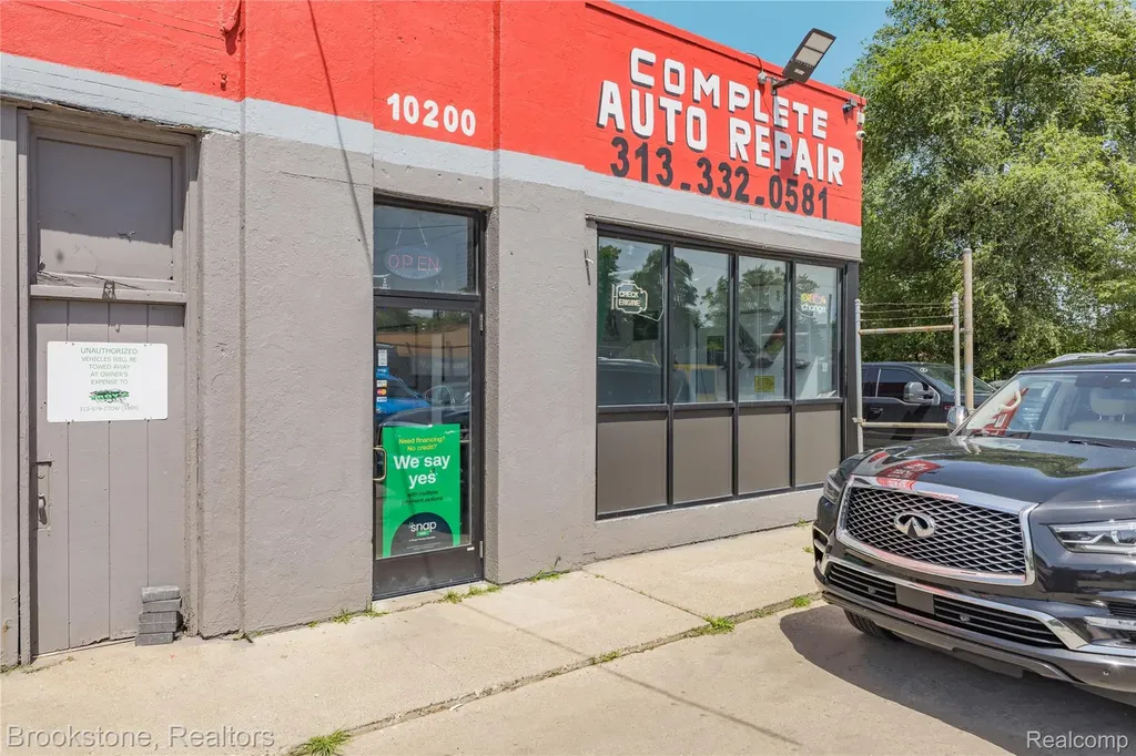 10200 Whittier Street Detroit City MI 48224