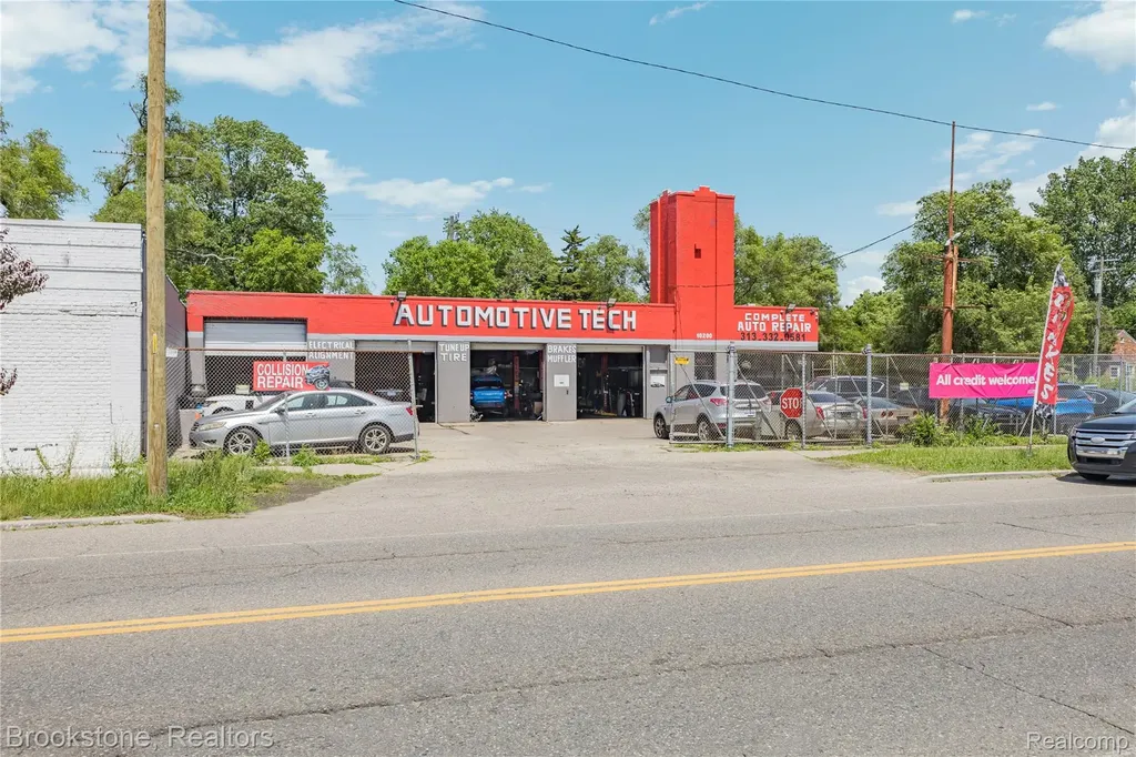10200 Whittier Street Detroit City MI 48224