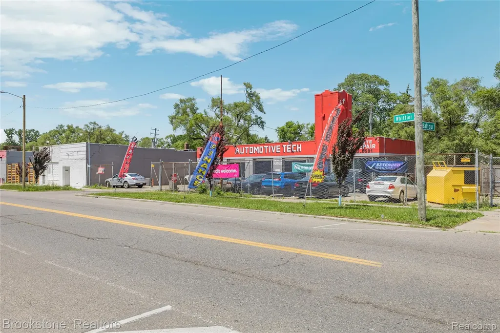 10200 Whittier Street Detroit City MI 48224