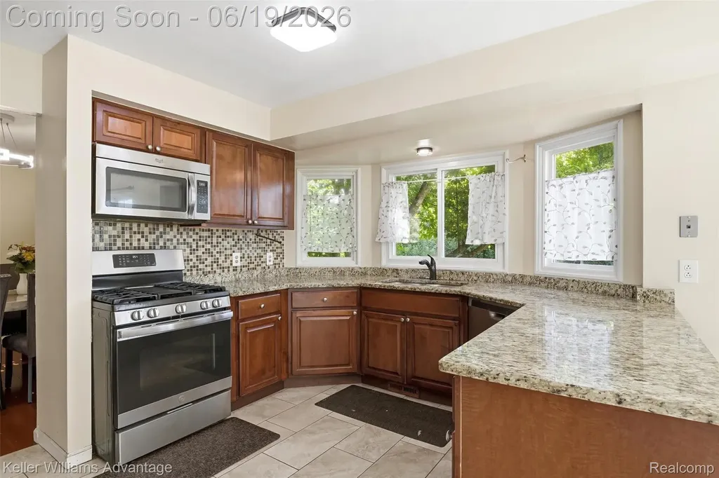 24438 Cote D Nel Drive Farmington Hills City MI 48336
