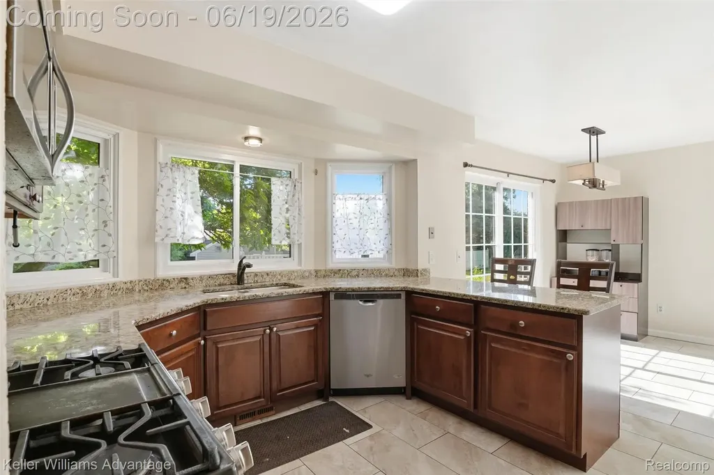 24438 Cote D Nel Drive Farmington Hills City MI 48336